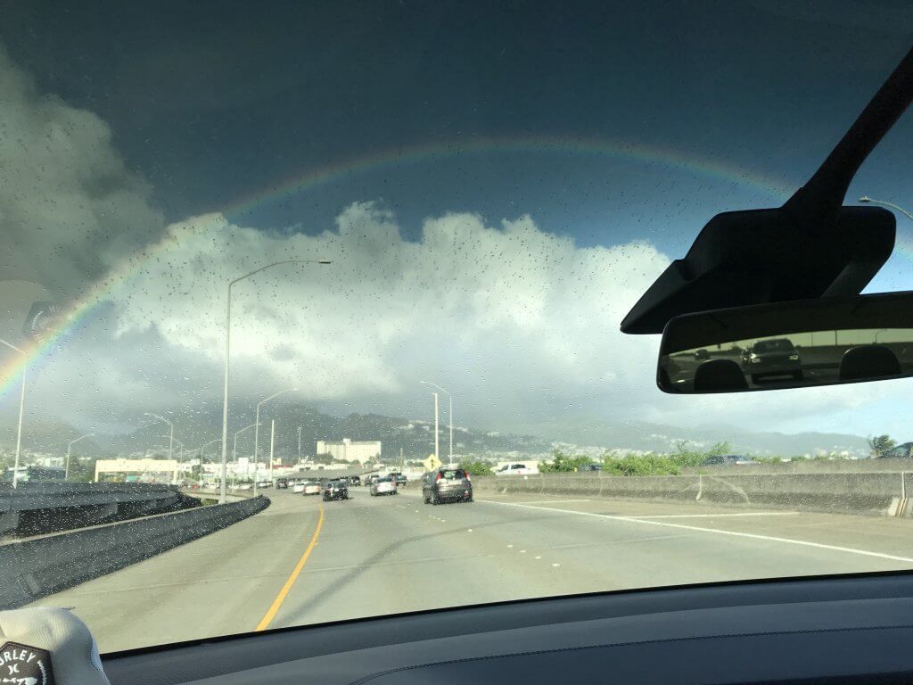 ハワイで大家：マイバースデー2018 長男のスケボーの帰り虹が綺麗に見えた