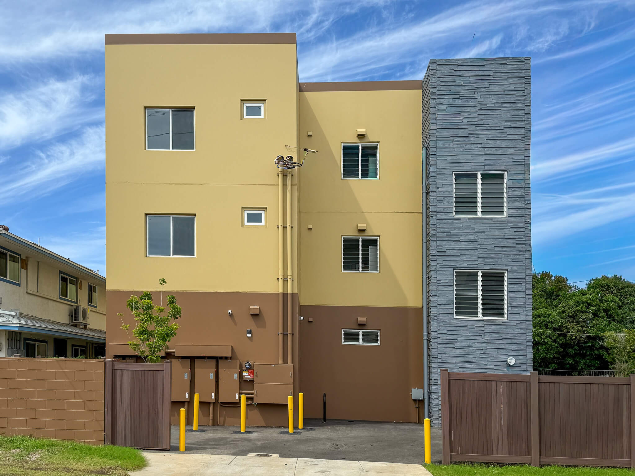 1751 Algaroba Facade