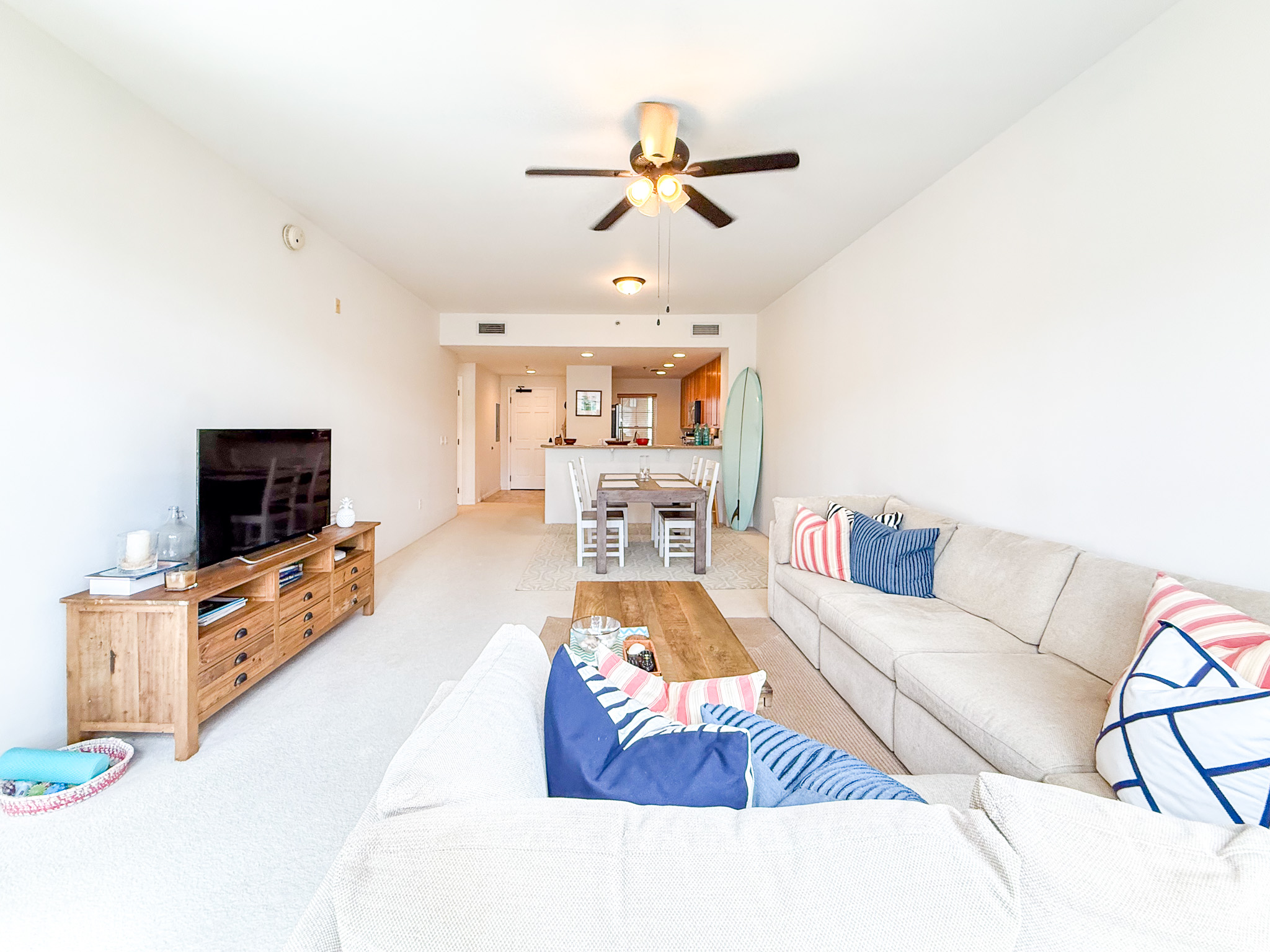 01 colony at the peninsula 6309 featured living area.jpg