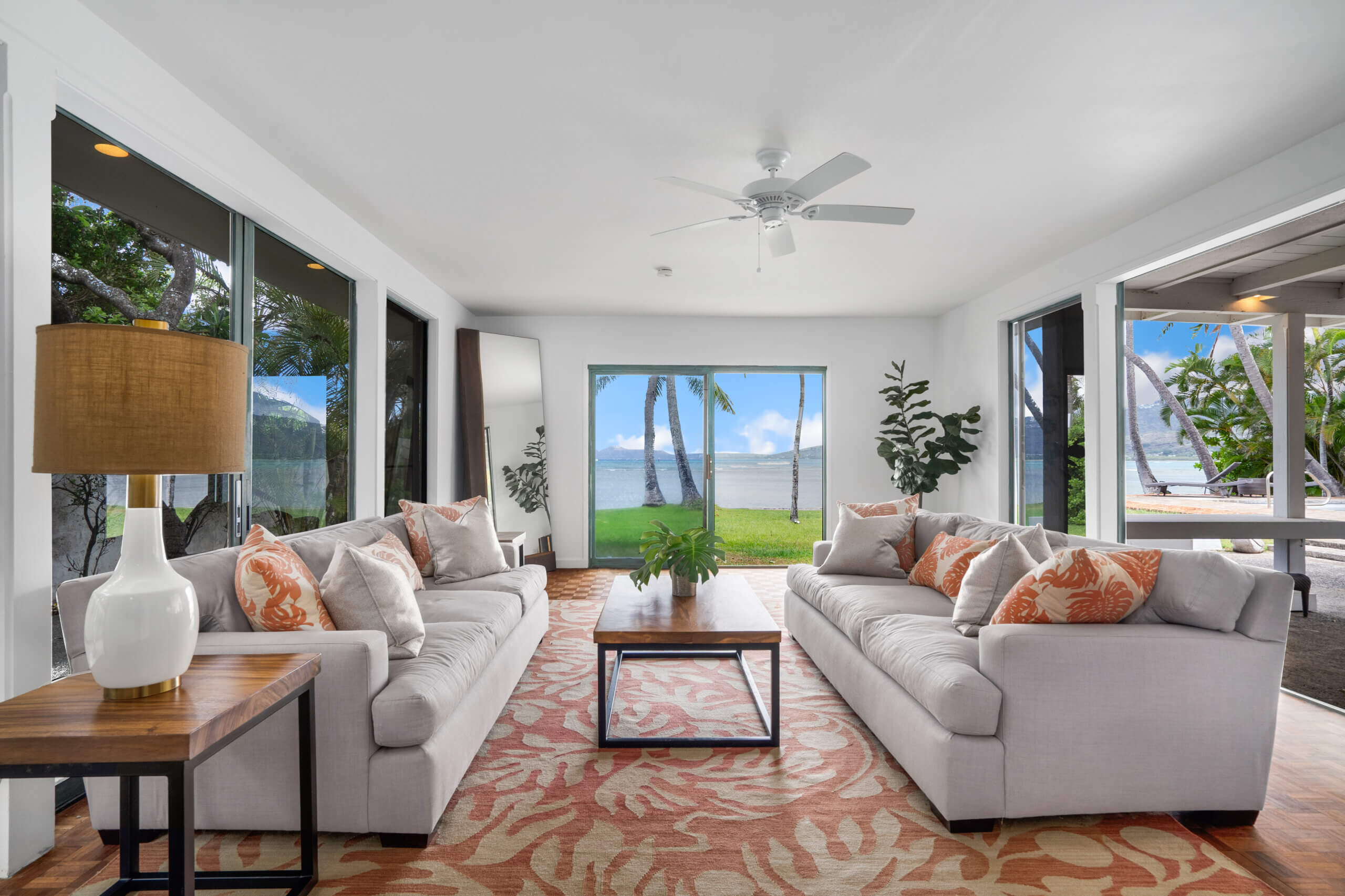 433 Portlock living room Featured image 3